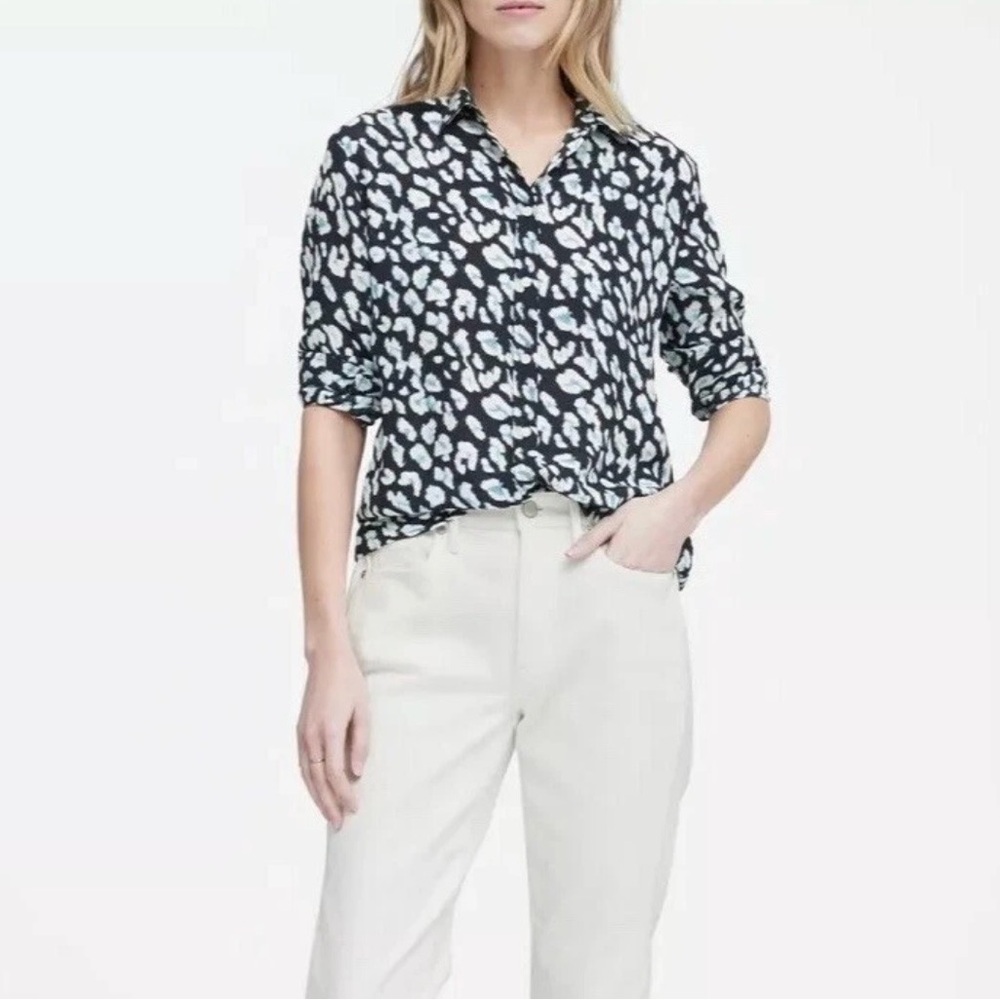 Banana Republic Long Sleeve Dillon Classic Fit Button Down Leopard Print Small